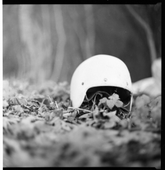 looking at things | abandoned. Camera: Kiev 88. Film: Ilford Pan 100.
