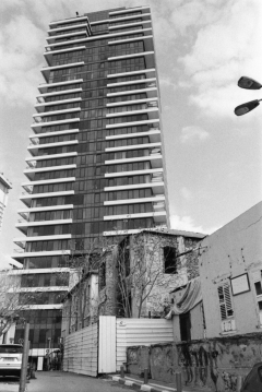  - Cameras: Nikon FE, Nikon F100. Film: Kodak Tri-X 400. Location: Tel Aviv, Israel.