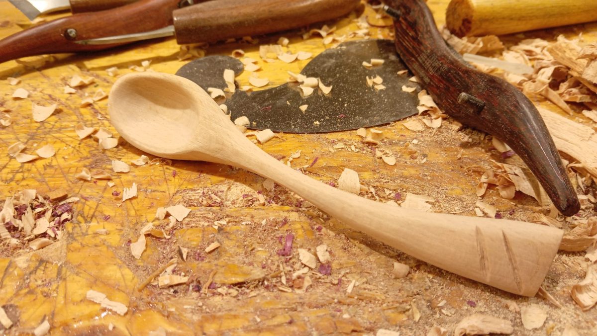 Fertiger Holzlöffel